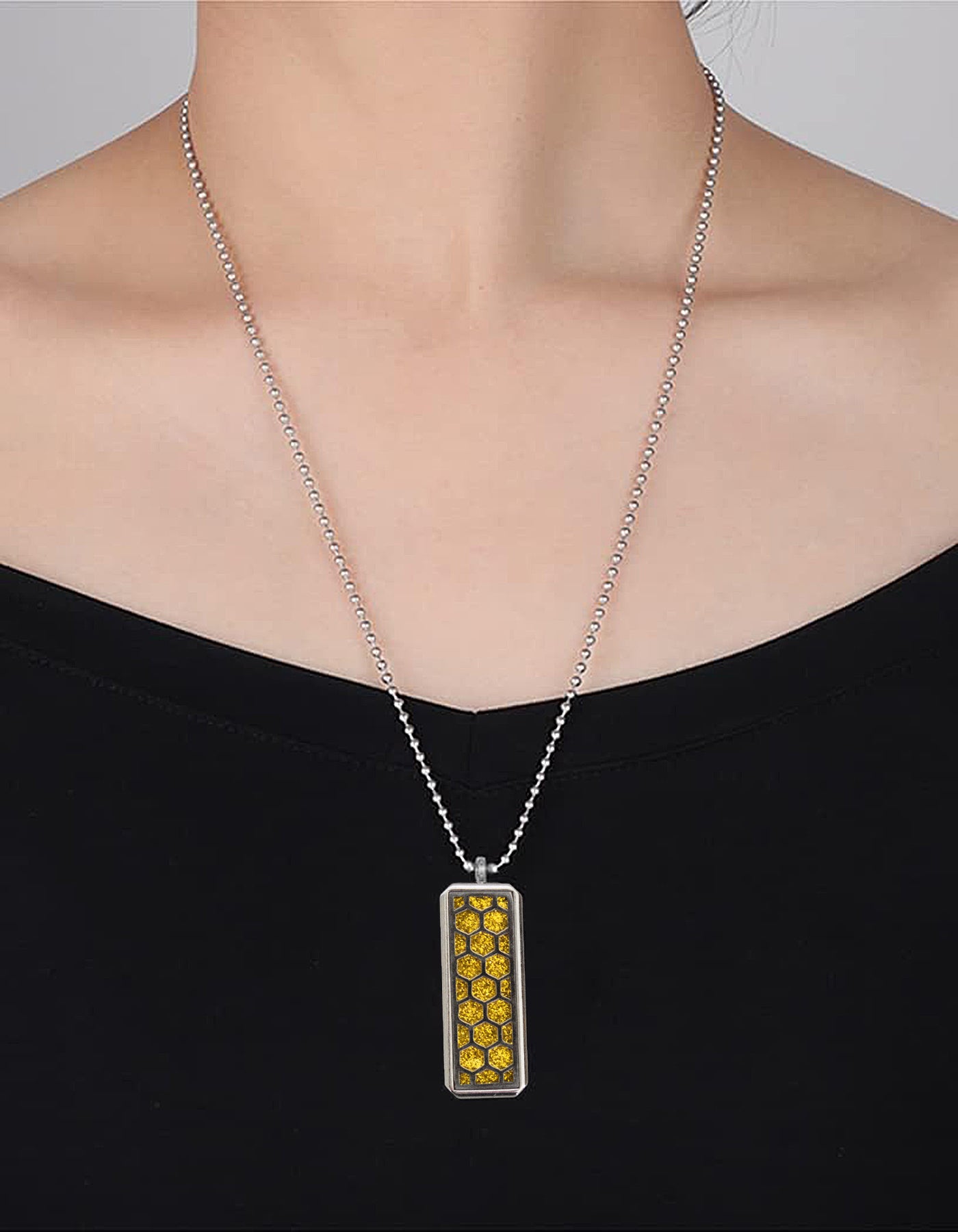 Just Aroma 08B04 Unisex Essential Oil Aromatherapy Titanium Locket Pendant Diffuser Necklace - Honeycomb