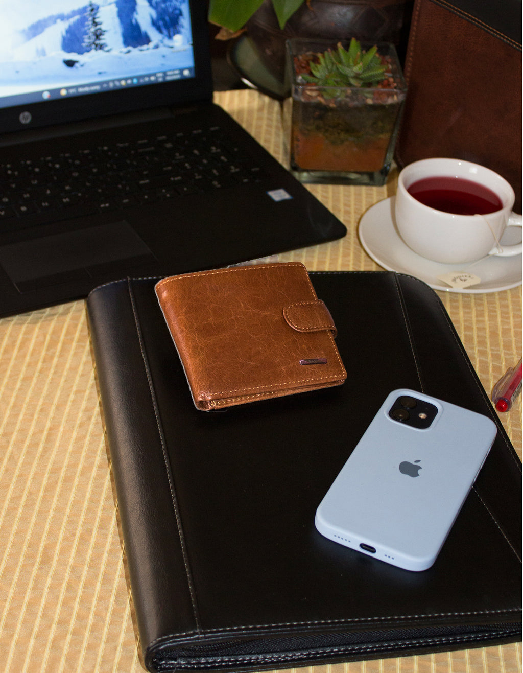Fino DWS-811 Genuine Leather Bifold Card Holder Wallet with SD Card Holder & Box