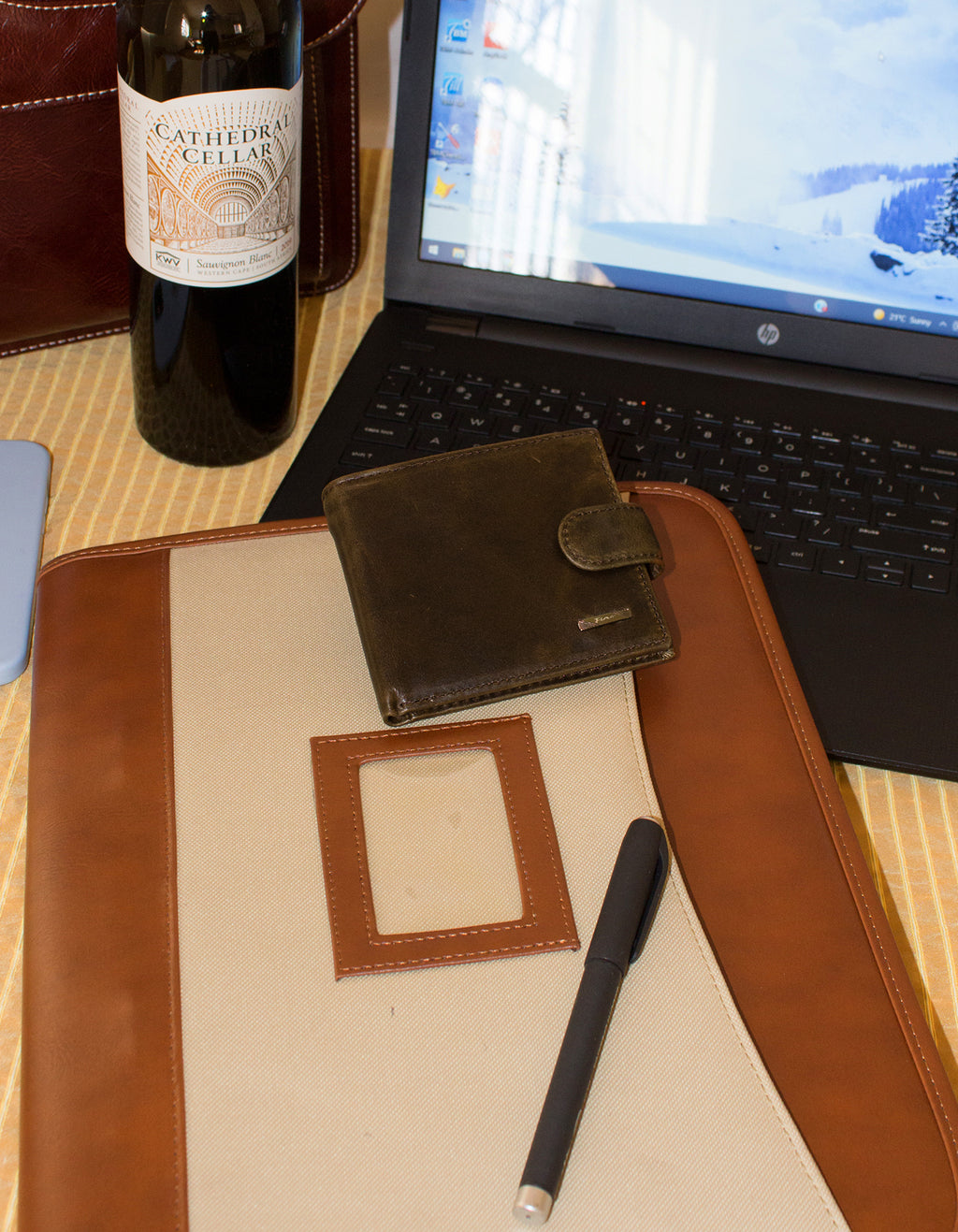 Fino DWS-818 Genuine Leather Cow Skin Card Holder Wallet with SD Card Holder & Box