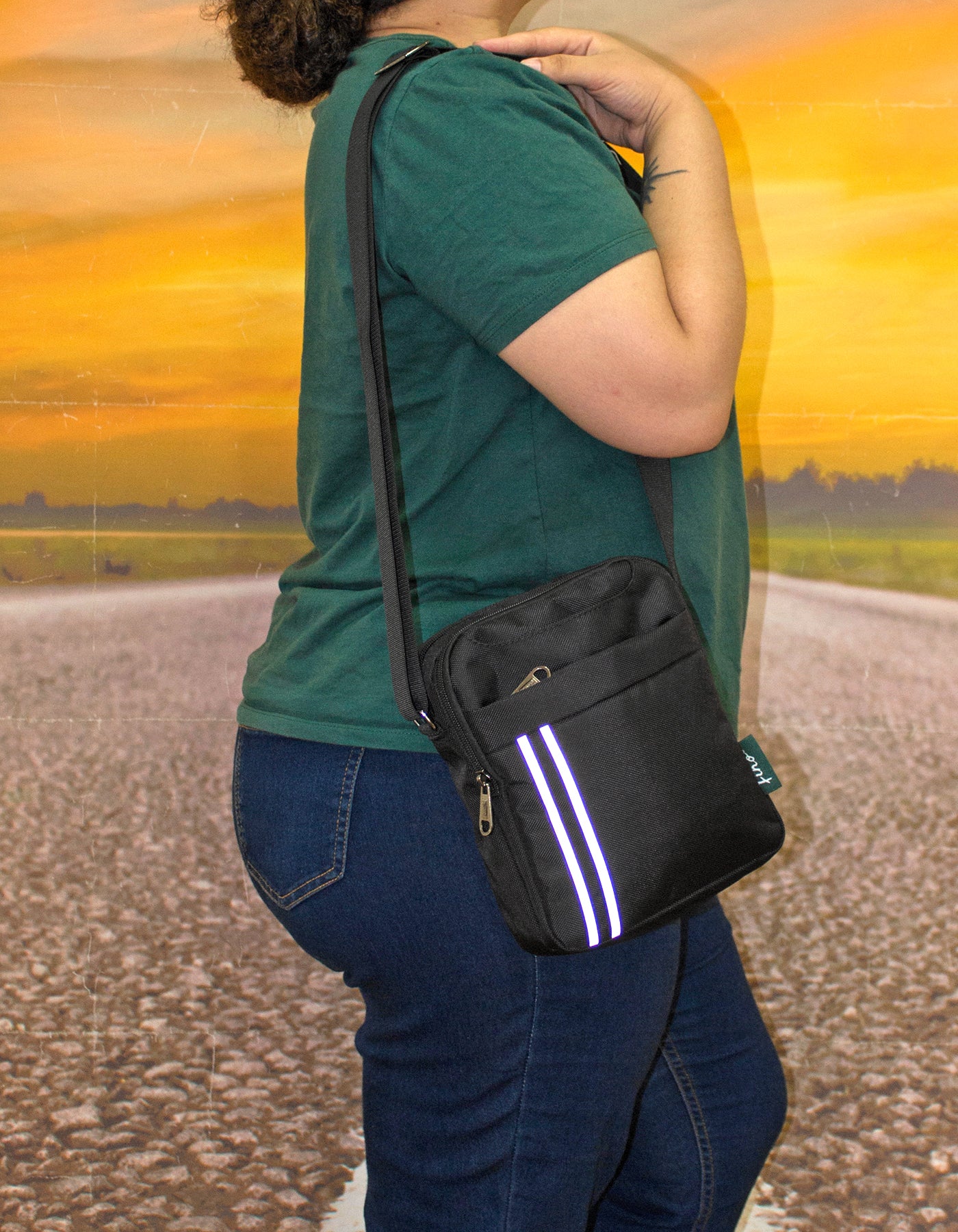 Fino HY-3923 Unisex Water-Resistant Nylon Shoulder/ Crossbody Bag