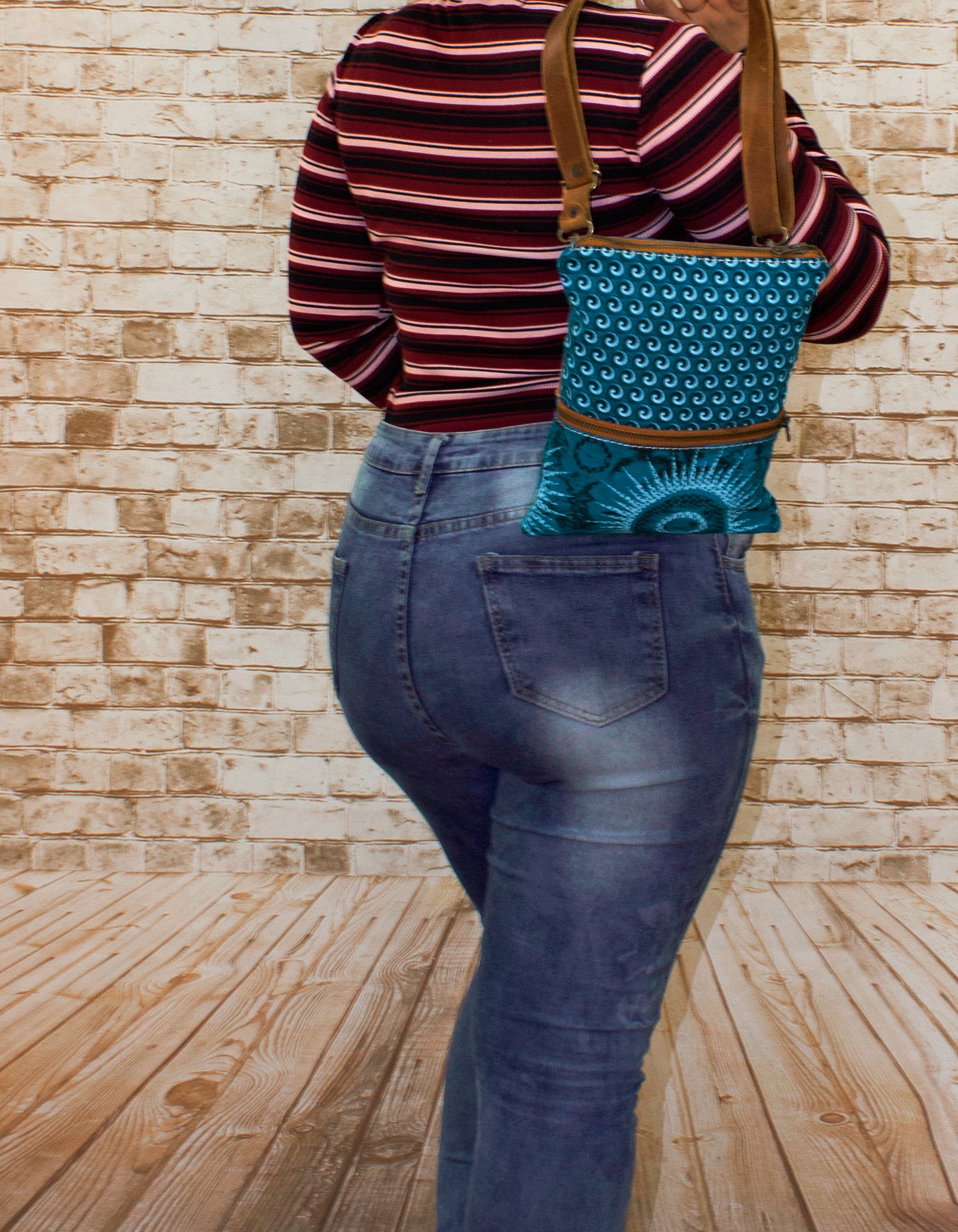 Luvsa LS-BS2213 A Shwe Shwe Cellphone/Sling Bag with Genuine Leather Detail