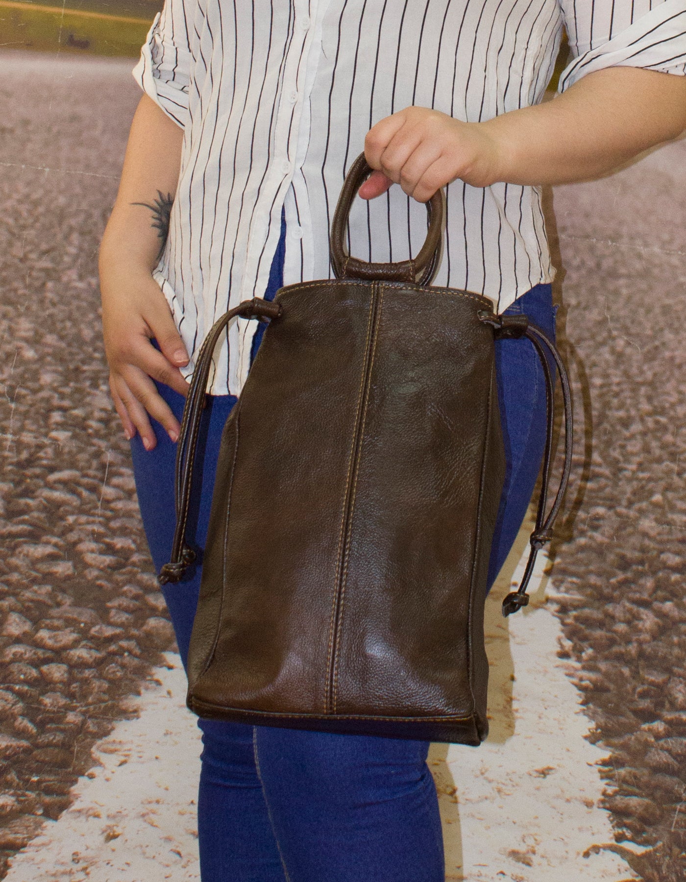 Luvsa LS-TJ122 Full Grain Genuine Leather Wine Holder