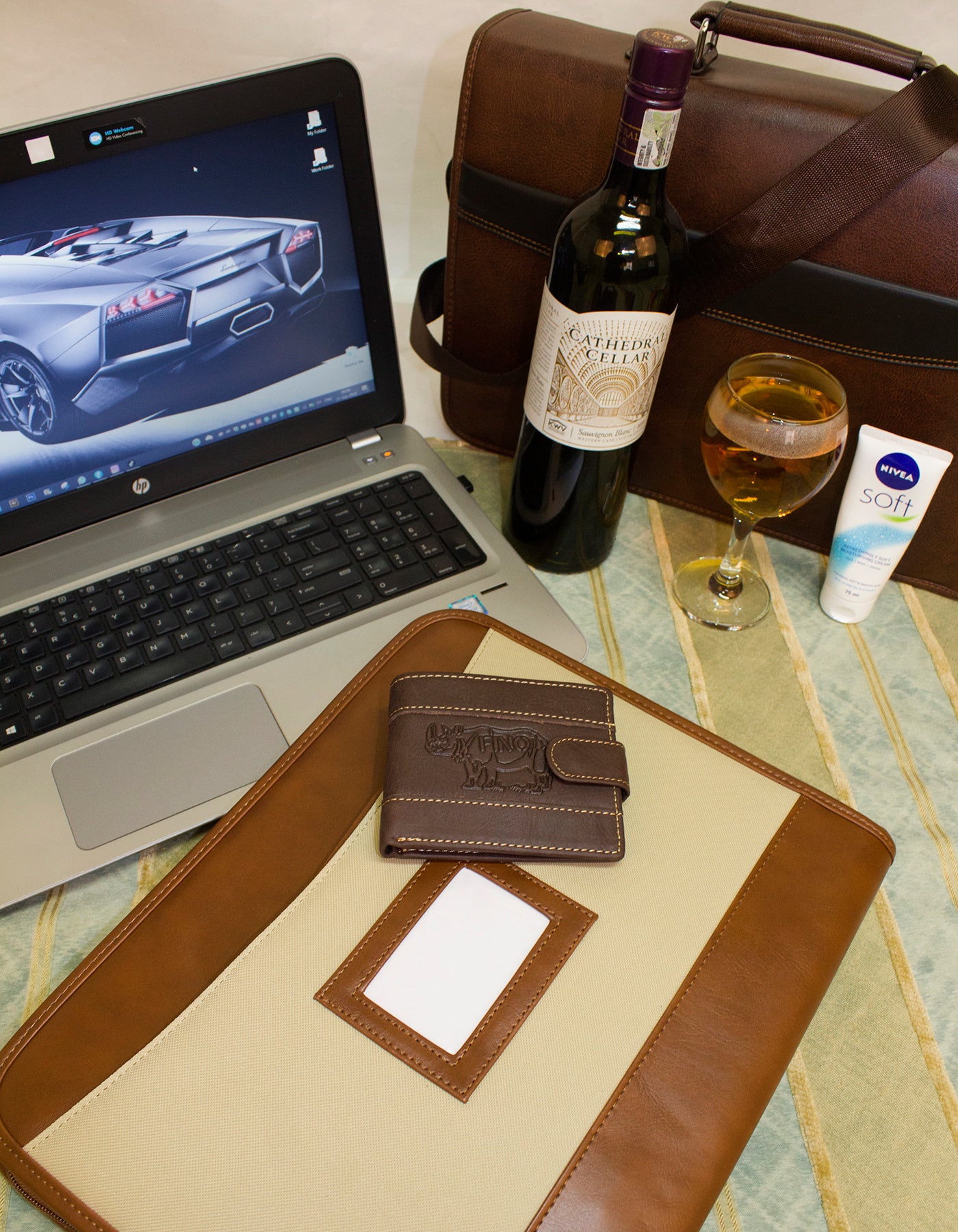 Fino DWS-1803 Genuine Leather Rhino Design Wallet with SD Card Holder & Box
