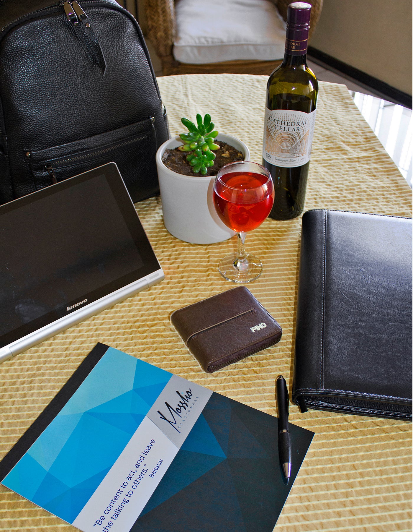 Fino DWS-826 Genuine Leather Zip Around with Line & Logo Wallet with Box