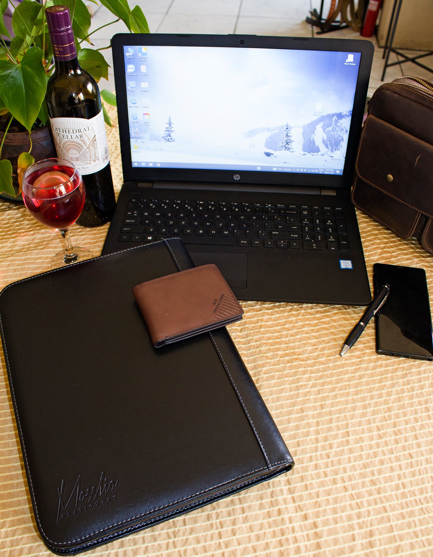 GIO-101 Full Grain Genuine Leather Bifold Card Holder Gift Wallet with Box/Suede Pouch Included-Brown