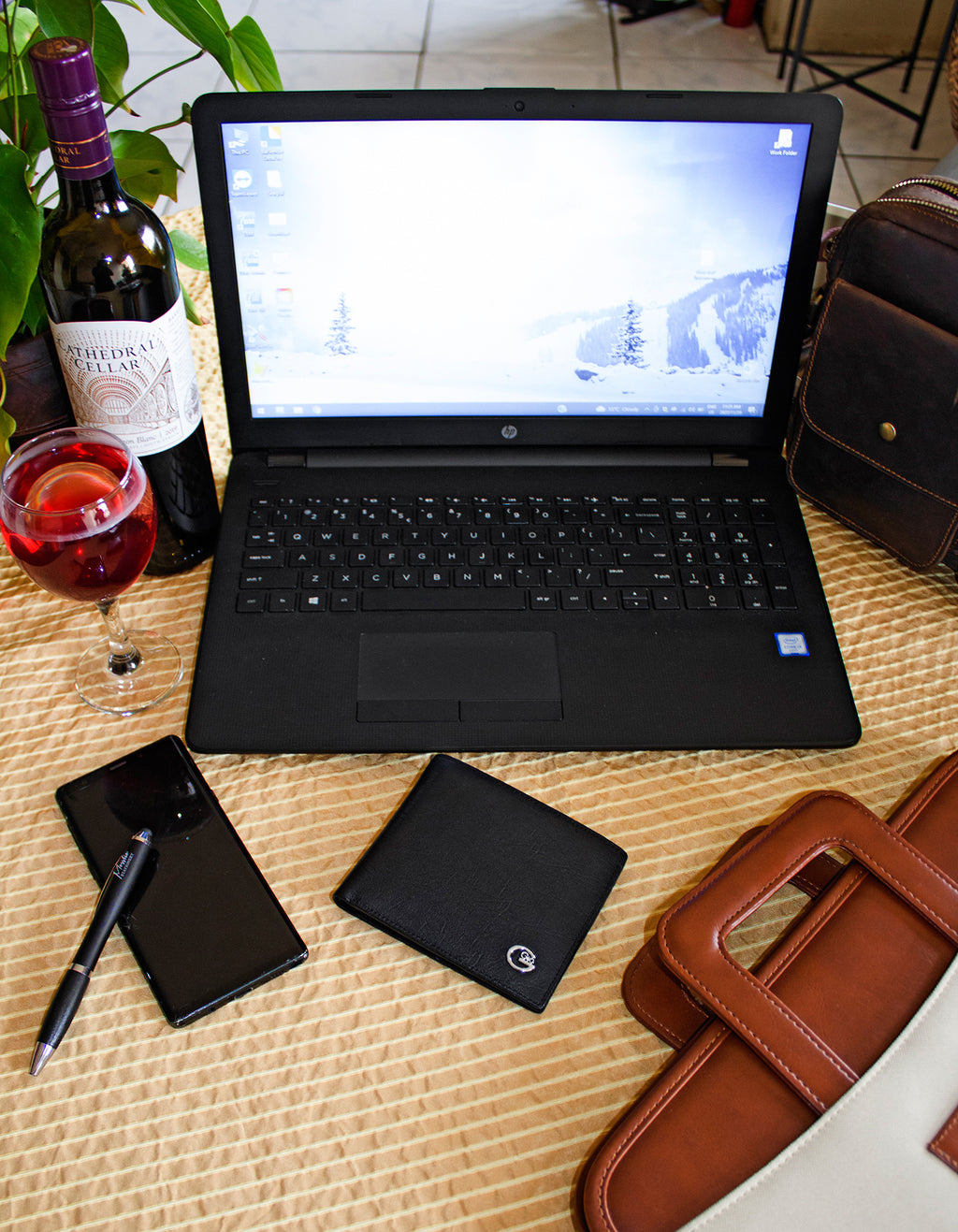 GIO 1622 Full Grain Genuine Leather Bifold Wallet – Black