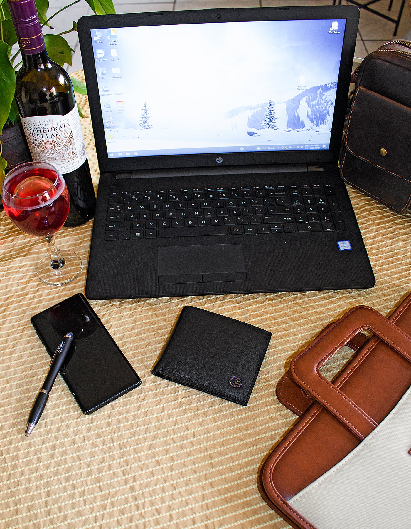 GIO 1623 Full Grain Genuine Leather Bifold Wallet – Black