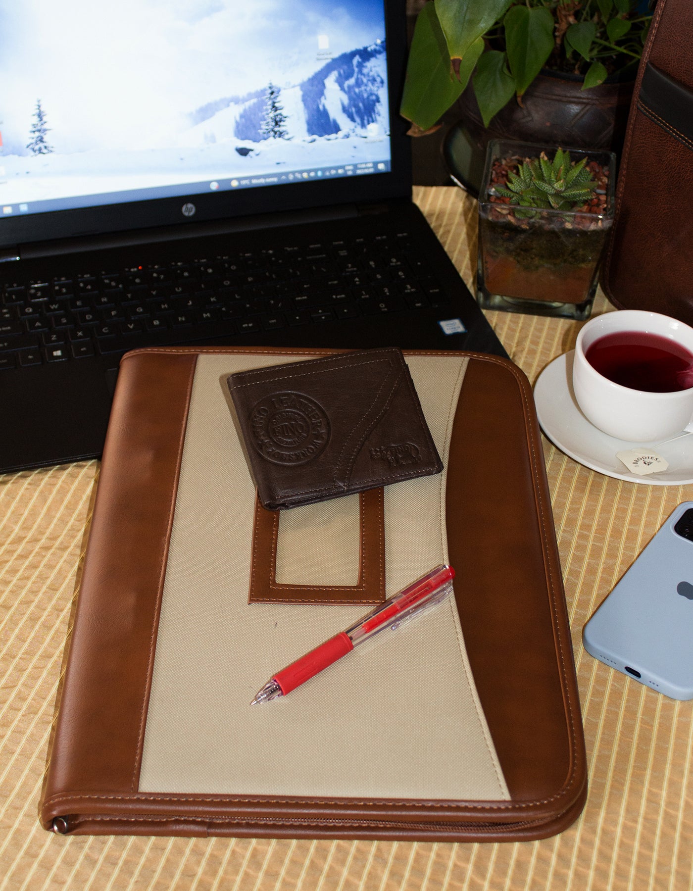 Fino HL-002/RYO Genuine Leather Rhino Wallet with SD Card Holder & Box