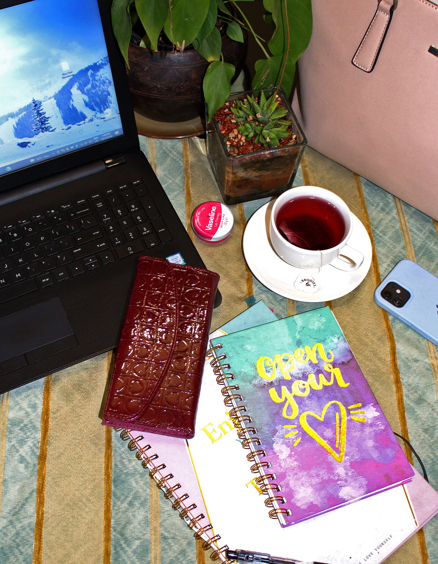 Fino HT-310 Heart Printed Purse - Red