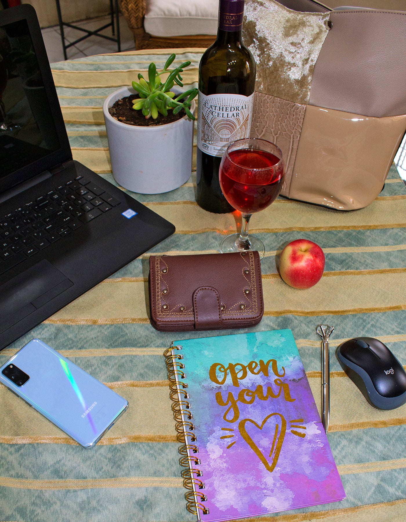 Fino M5-433 Unique Faux Leather Card Holder Organiser Purse with Studs